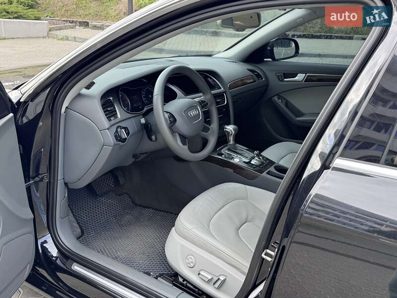 Седан Audi A4 2013 в Одесі