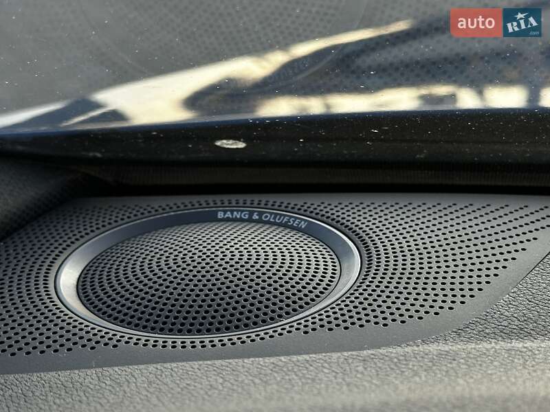 Седан Audi A4 2015 в Львове