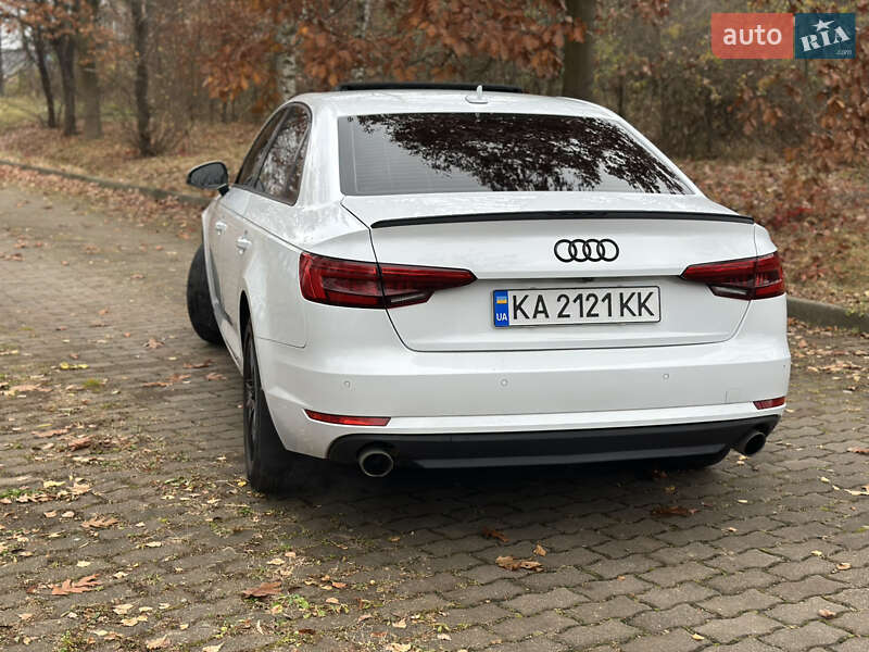 Седан Audi A4 2016 в Львове