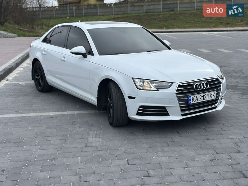 Седан Audi A4 2016 в Львове