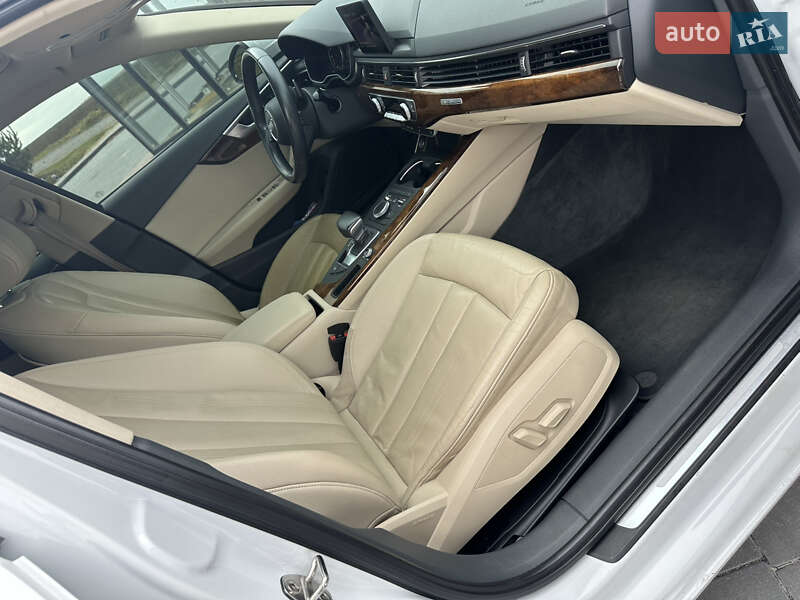 Седан Audi A4 2016 в Львове
