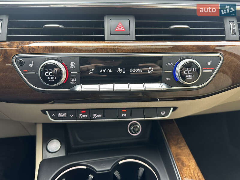 Седан Audi A4 2016 в Львове