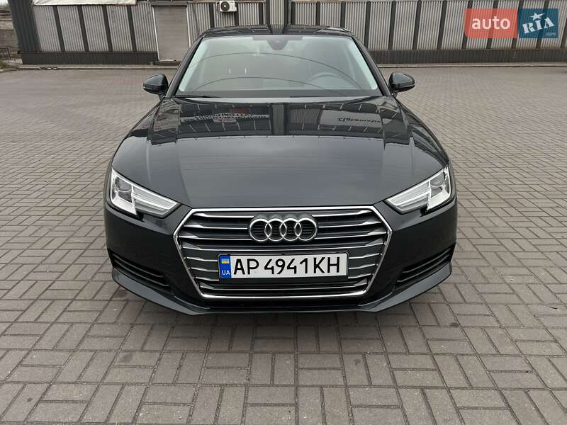 Седан Audi A4 2018 в Запоріжжі