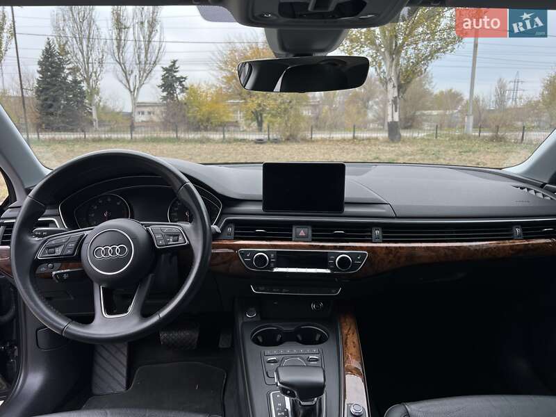 Седан Audi A4 2018 в Запоріжжі