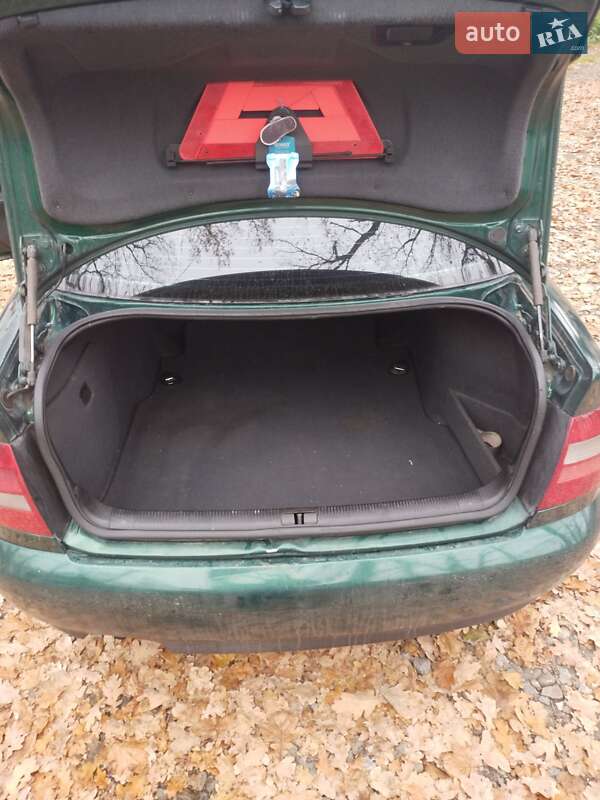 Седан Audi A4 2000 в Ивано-Франковске