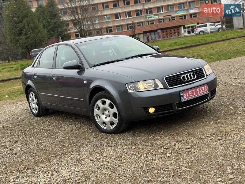 Седан Audi A4 2003 в Долине