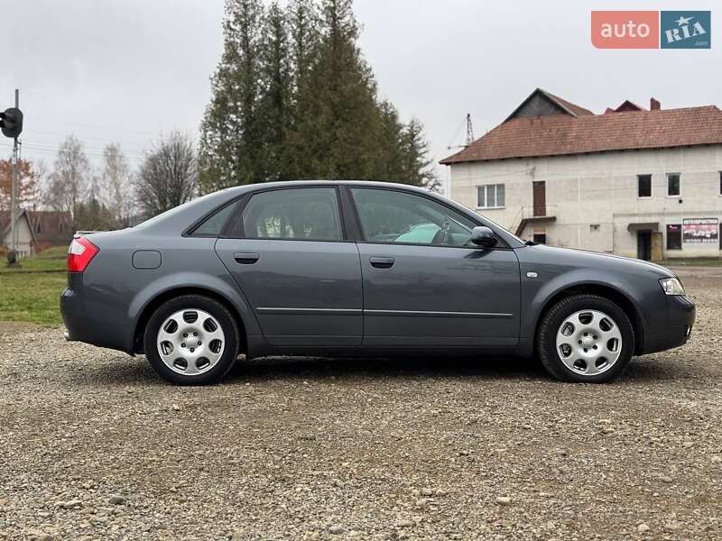 Седан Audi A4 2003 в Долине