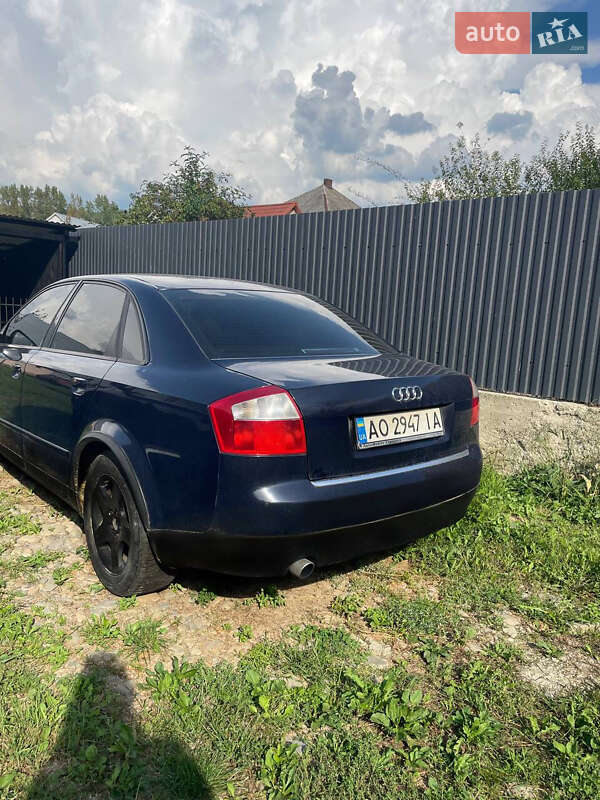 Седан Audi A4 2001 в Хусті