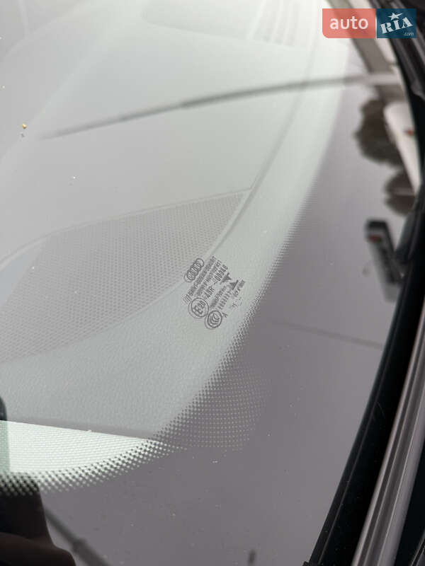 Седан Audi A4 2016 в Днепре