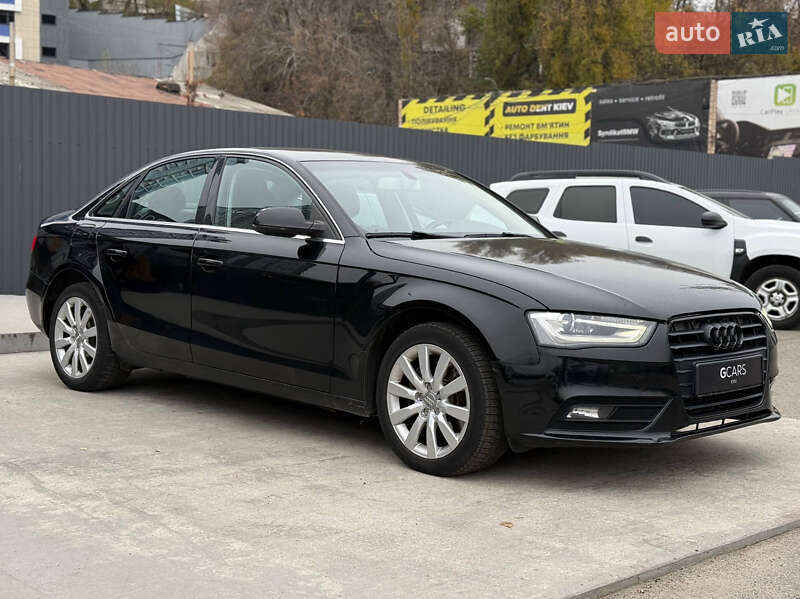 Седан Audi A4 2012 в Киеве