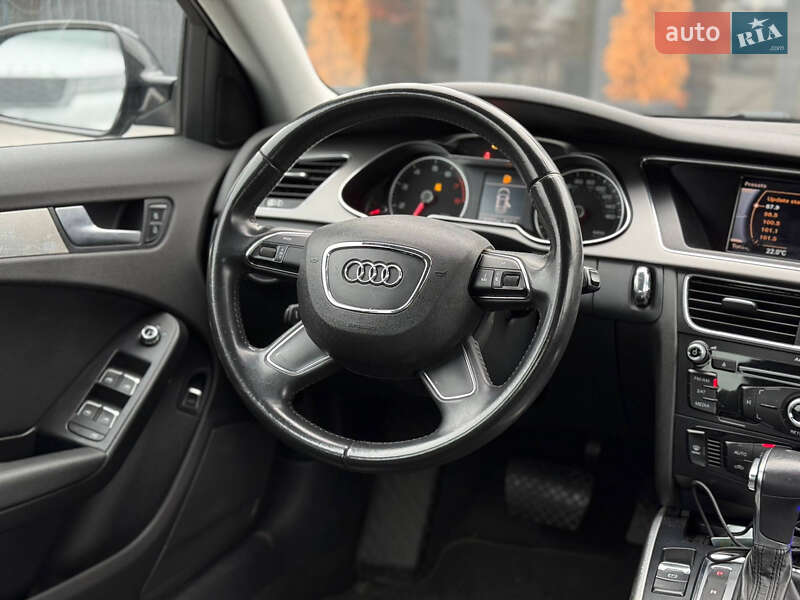 Седан Audi A4 2012 в Киеве
