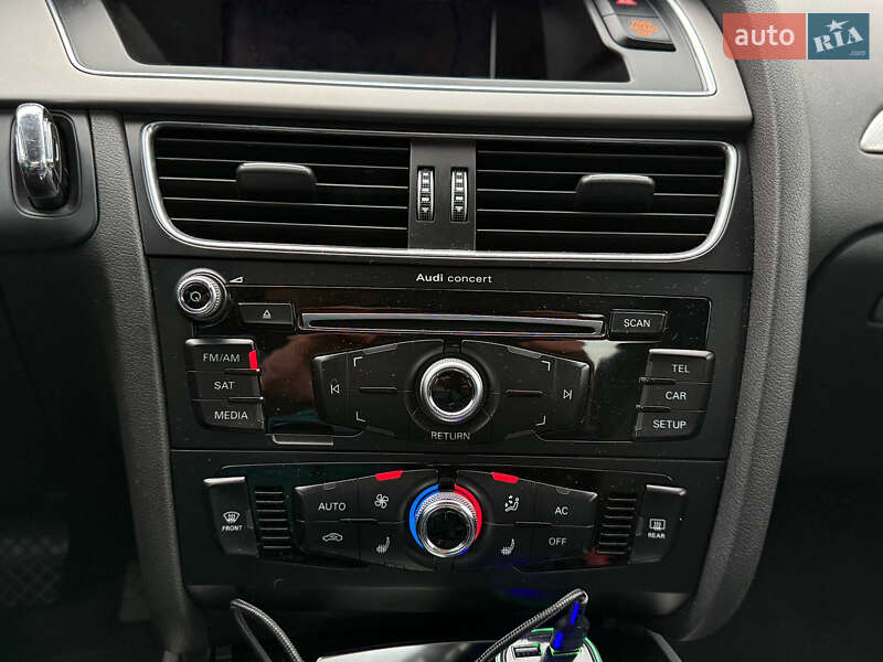 Седан Audi A4 2012 в Киеве