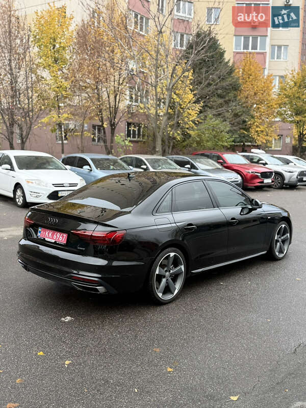 Седан Audi A4 2021 в Киеве