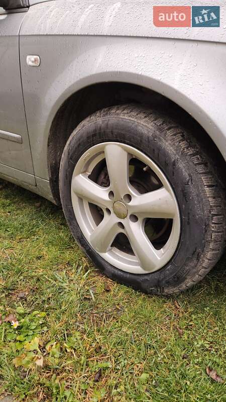 Седан Audi A4 2005 в Барановке