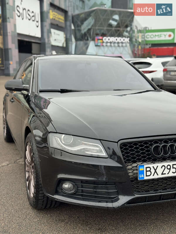 Седан Audi A4 2011 в Києві
