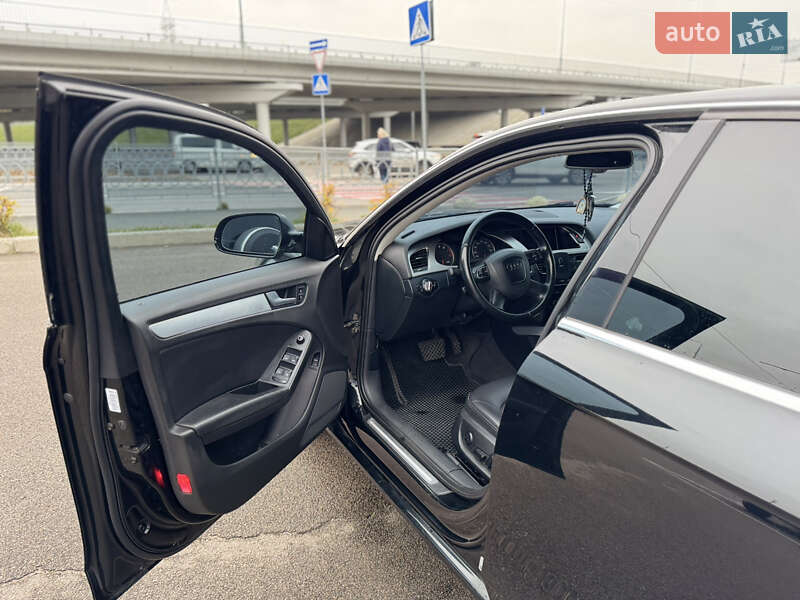 Седан Audi A4 2011 в Києві
