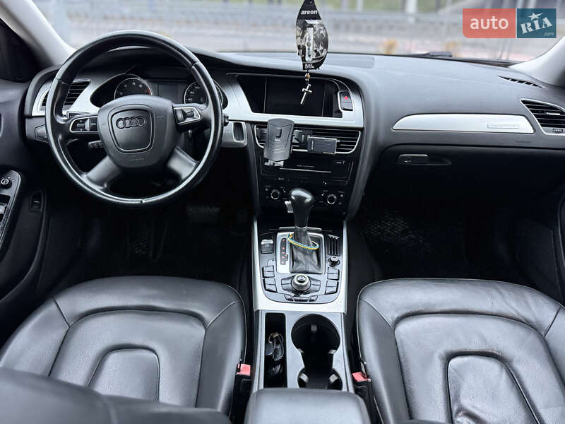 Седан Audi A4 2011 в Києві