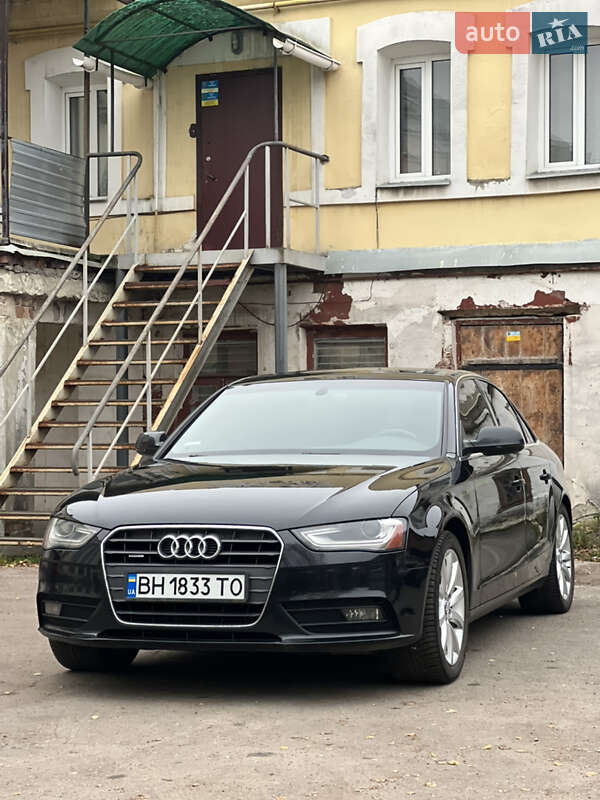Седан Audi A4 2012 в Прилуках