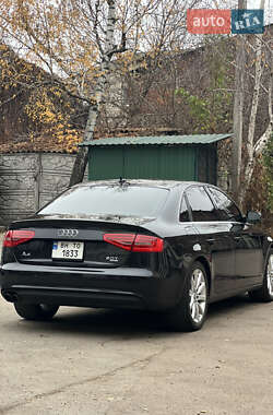 Седан Audi A4 2012 в Прилуках