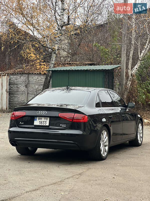 Седан Audi A4 2012 в Прилуках