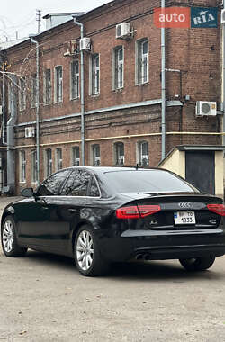Седан Audi A4 2012 в Прилуках