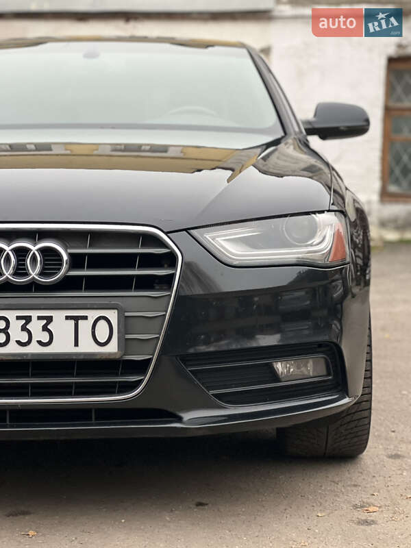 Седан Audi A4 2012 в Прилуках