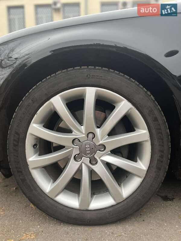 Седан Audi A4 2012 в Прилуках