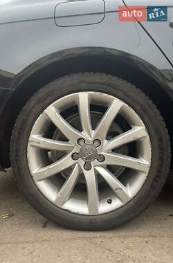 Седан Audi A4 2012 в Прилуках