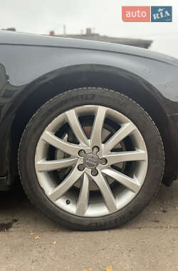 Седан Audi A4 2012 в Прилуках