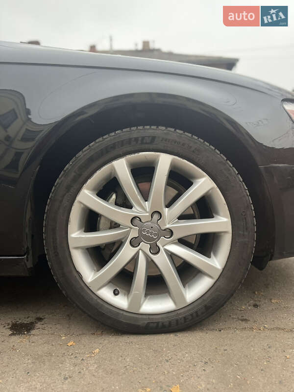Седан Audi A4 2012 в Прилуках