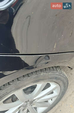 Седан Audi A4 2012 в Прилуках