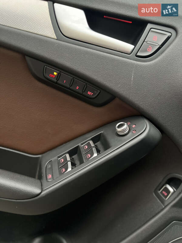 Седан Audi A4 2012 в Прилуках