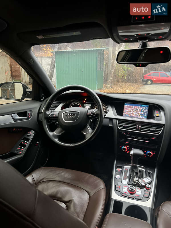 Седан Audi A4 2012 в Прилуках