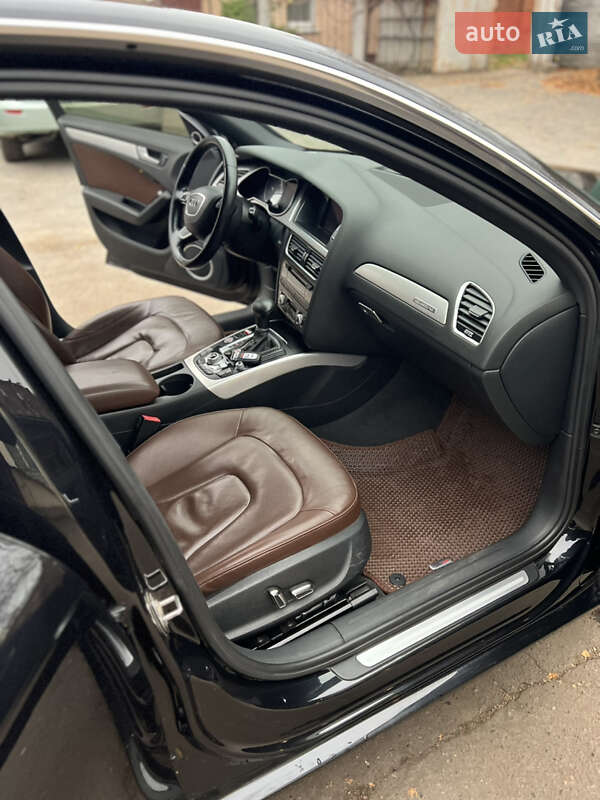 Седан Audi A4 2012 в Прилуках