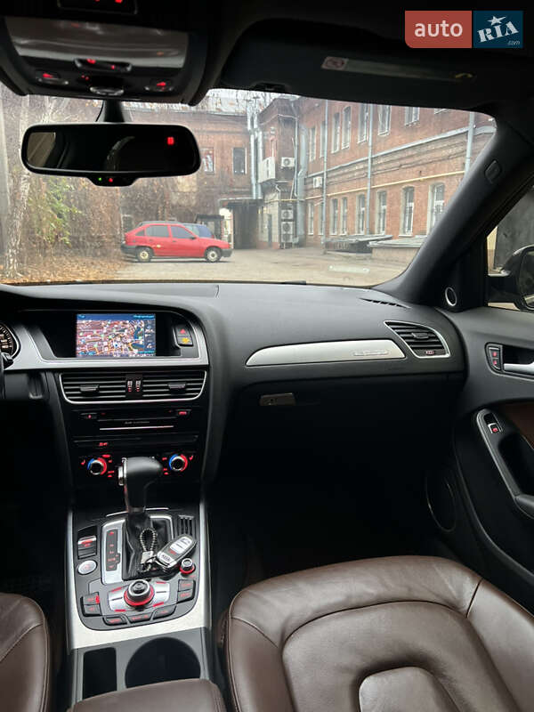 Седан Audi A4 2012 в Прилуках