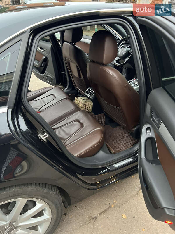 Седан Audi A4 2012 в Прилуках