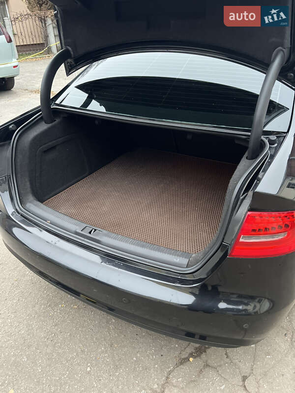 Седан Audi A4 2012 в Прилуках