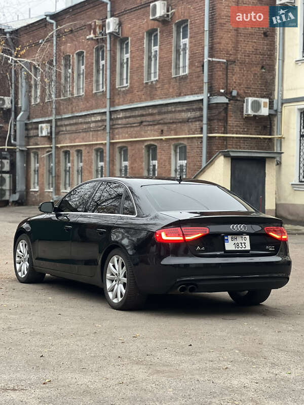 Седан Audi A4 2012 в Прилуках