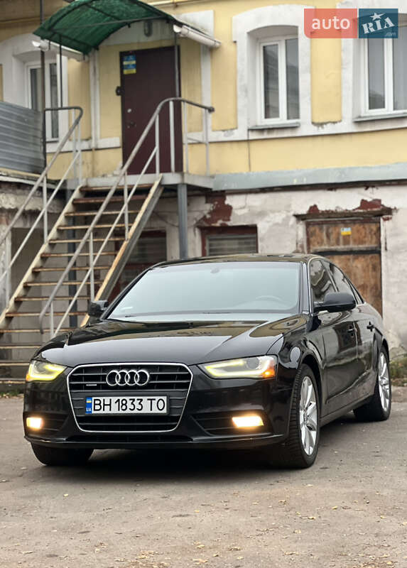 Седан Audi A4 2012 в Прилуках