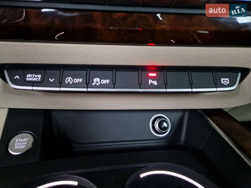 Седан Audi A4 2017 в Дніпрі