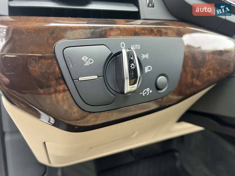 Седан Audi A4 2017 в Дніпрі