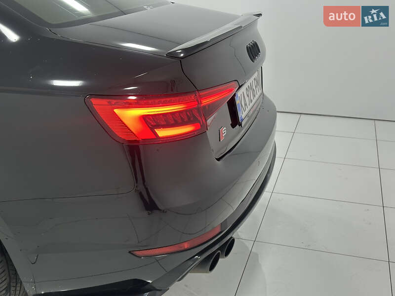 Седан Audi A4 2016 в Одесі