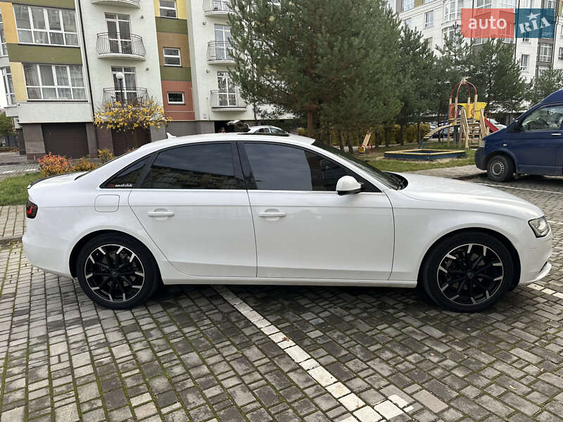 Седан Audi A4 2012 в Івано-Франківську