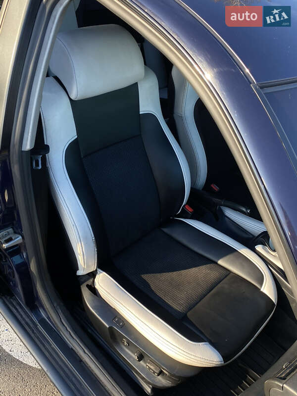 Седан Audi A4 1996 в Буче