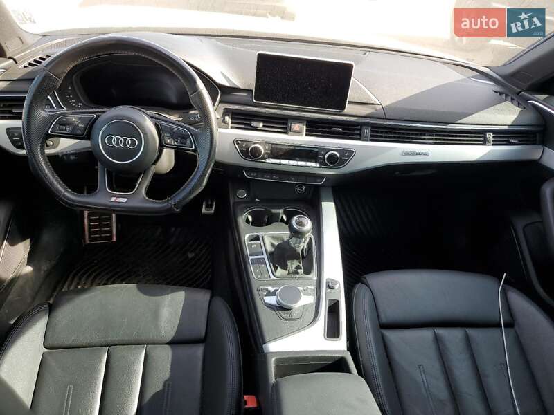 Седан Audi A4 2017 в Львове