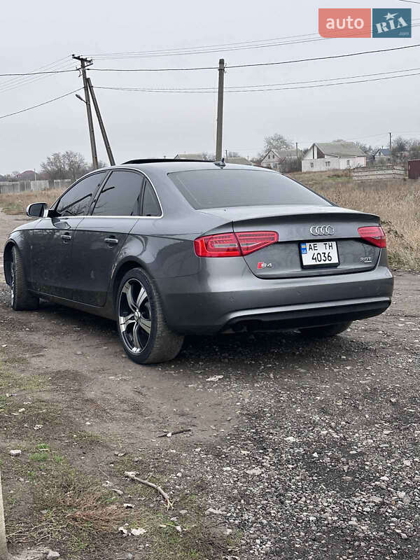 Седан Audi A4 2012 в Новомосковську