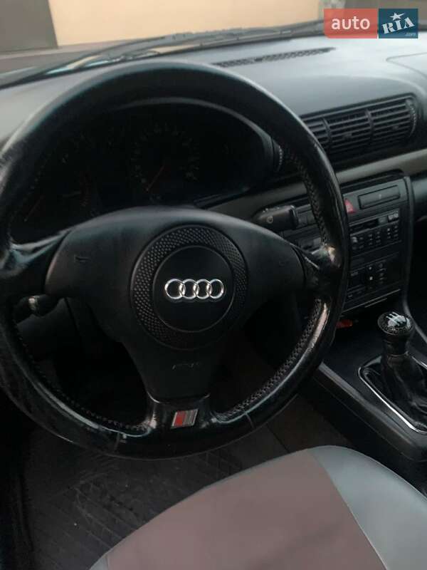 Універсал Audi A4 2001 в Любарі