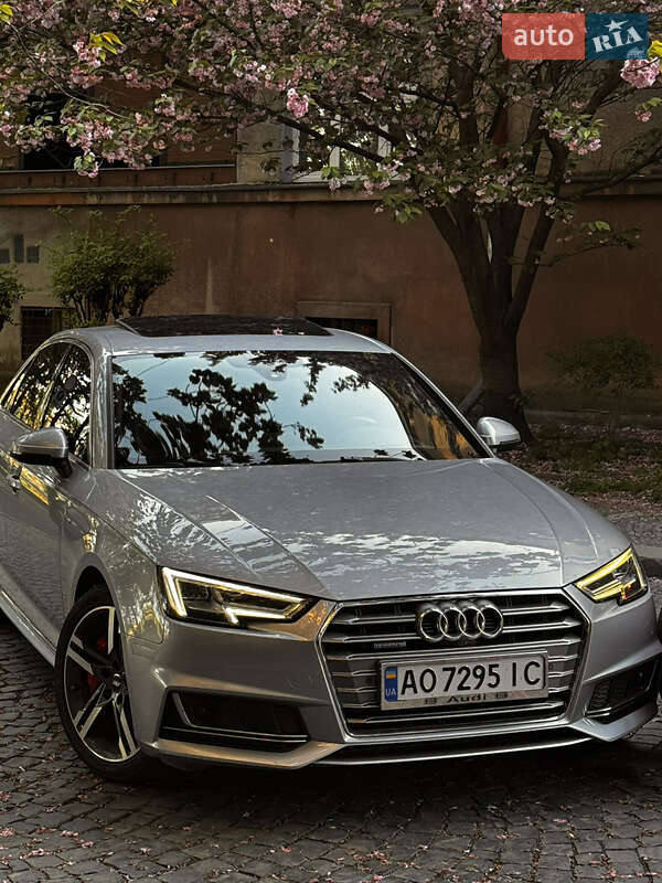 Седан Audi A4 2018 в Ужгороде