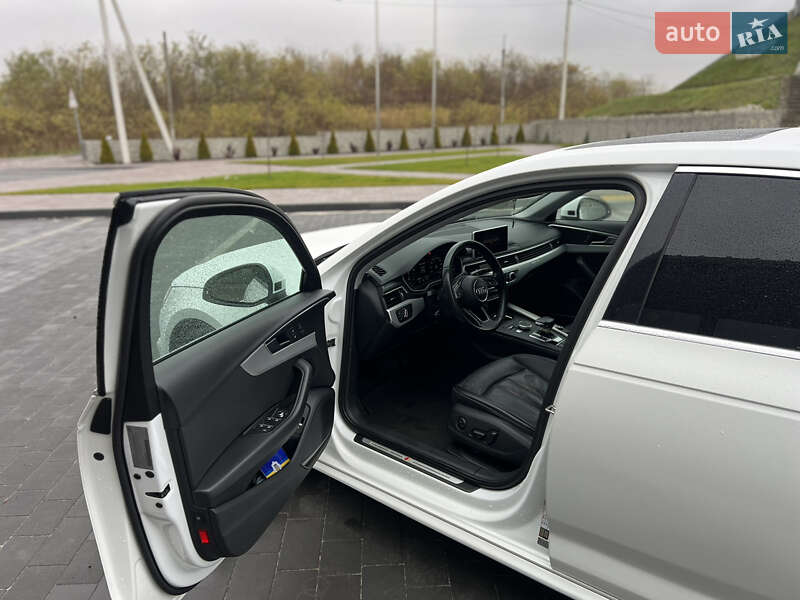 Седан Audi A4 2016 в Мостиске
