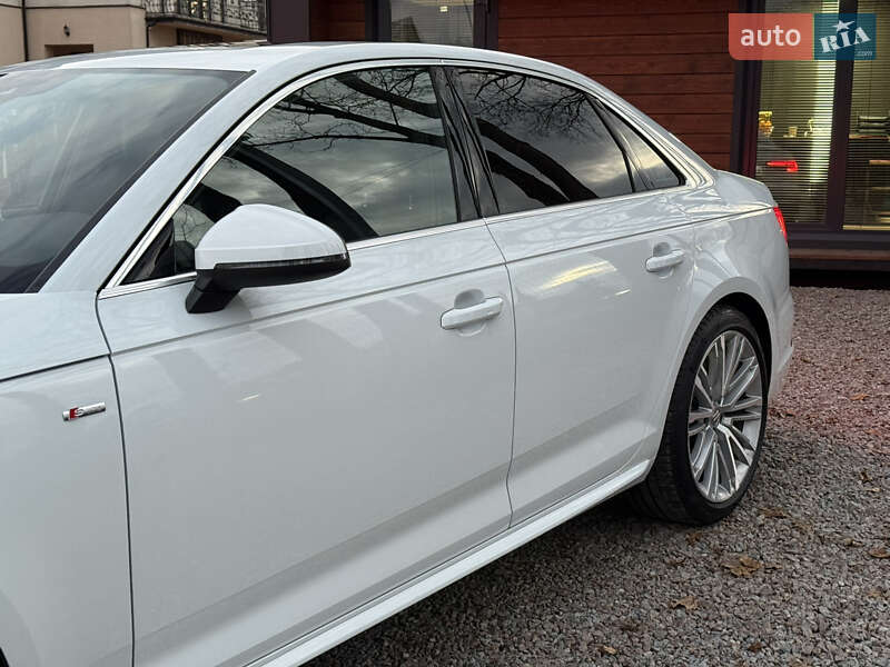 Седан Audi A4 2018 в Стрию